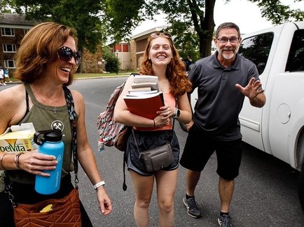 Parents at move in weekend