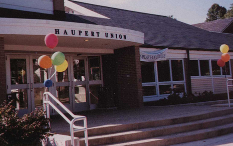 HUB 1990s exterior